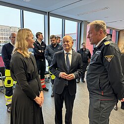 Besuch Bundeskanzler Scholz bei den Hilfskräften